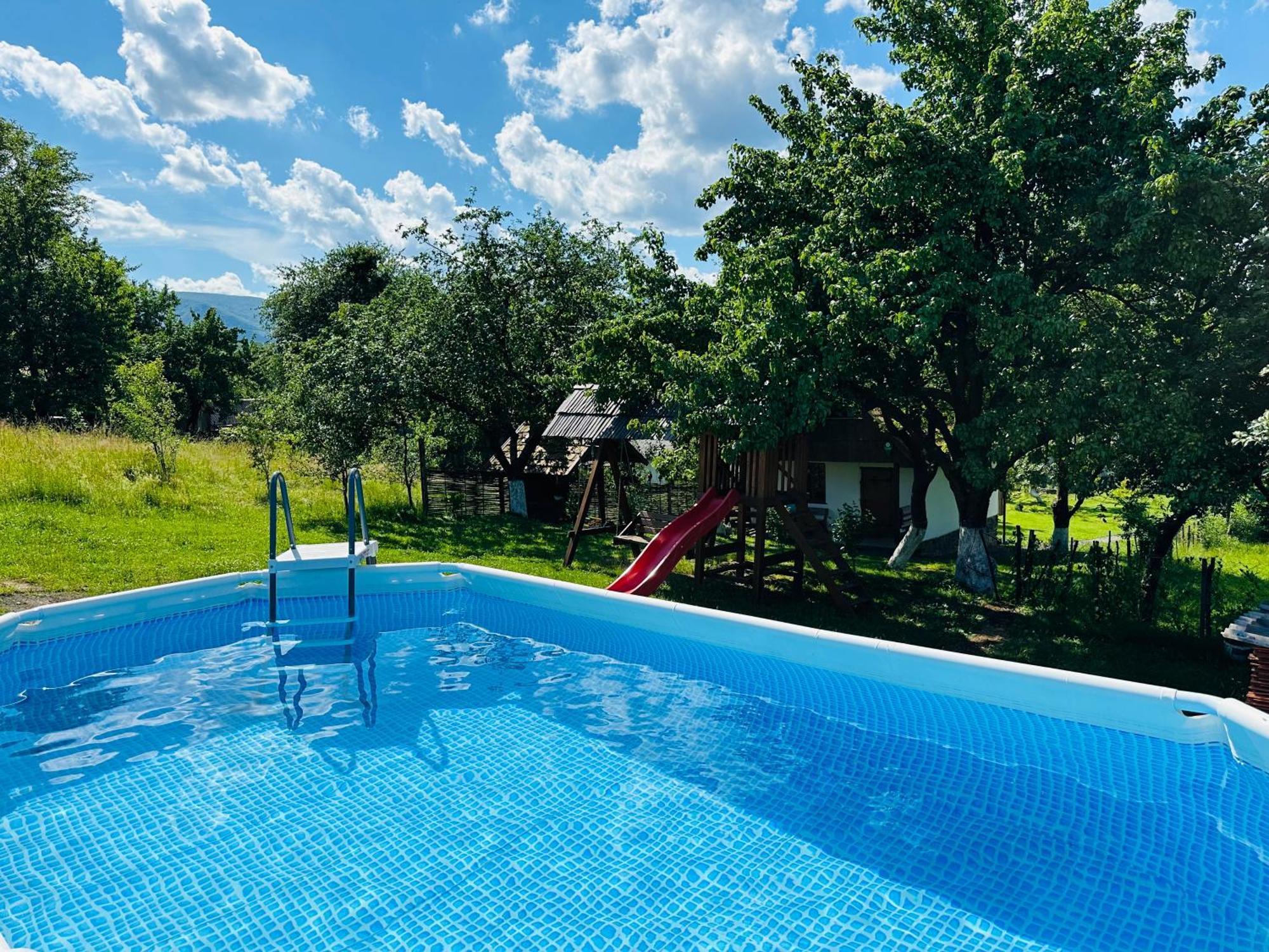 Villa Еко Дім З Соломи à Solochyn Extérieur photo