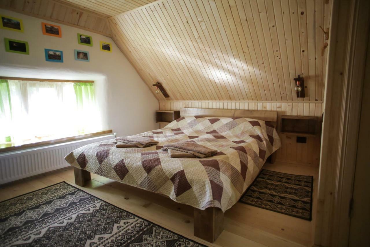 Villa Еко Дім З Соломи à Solochyn Extérieur photo