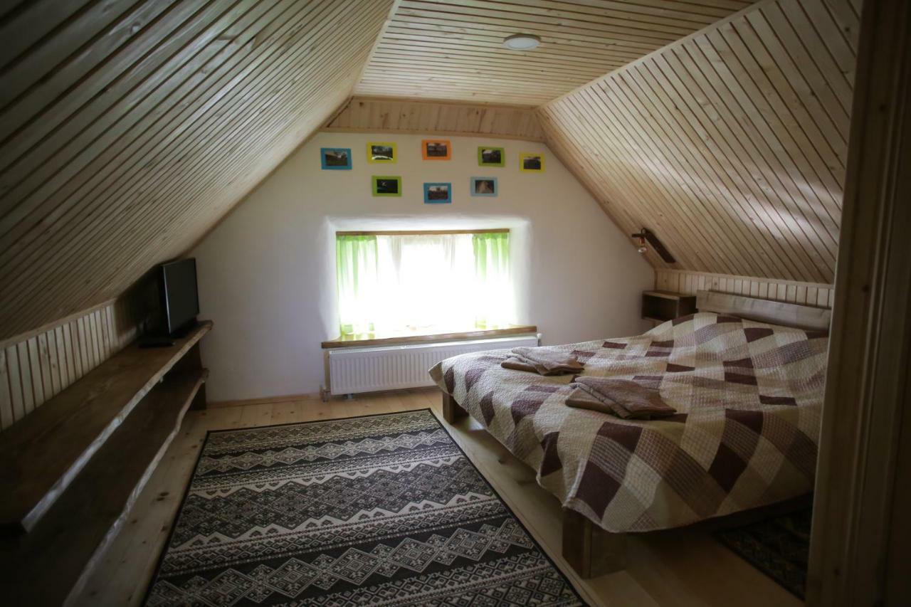 Villa Еко Дім З Соломи à Solochyn Extérieur photo
