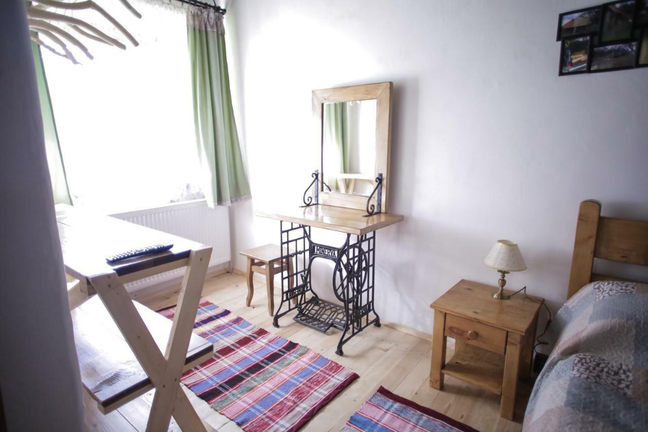Villa Еко Дім З Соломи à Solochyn Extérieur photo