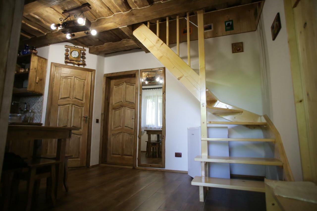 Villa Еко Дім З Соломи à Solochyn Extérieur photo